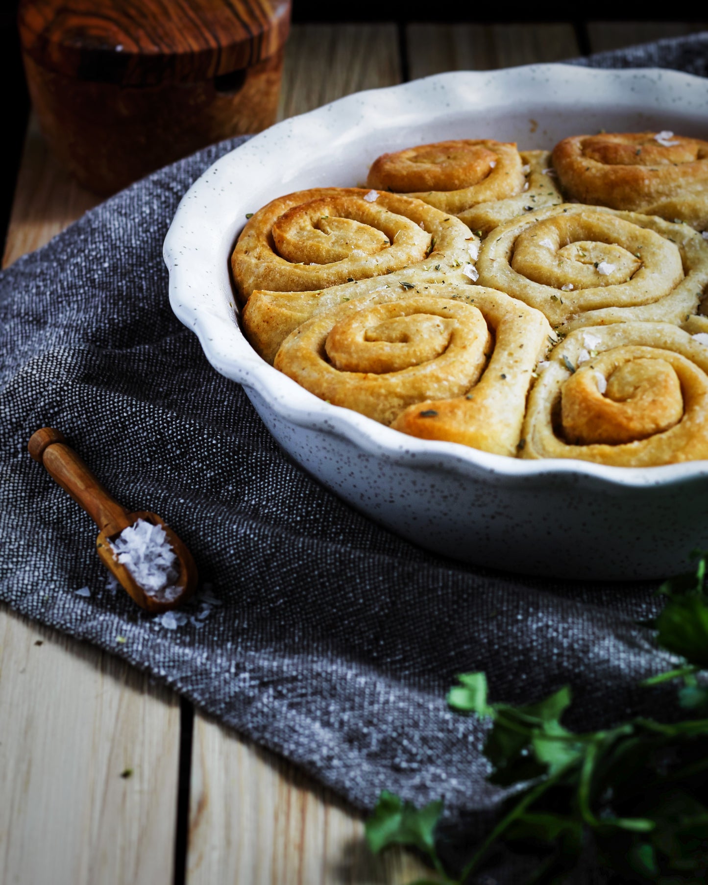 Deep Fluted Pie Dish & Pie Weights Set