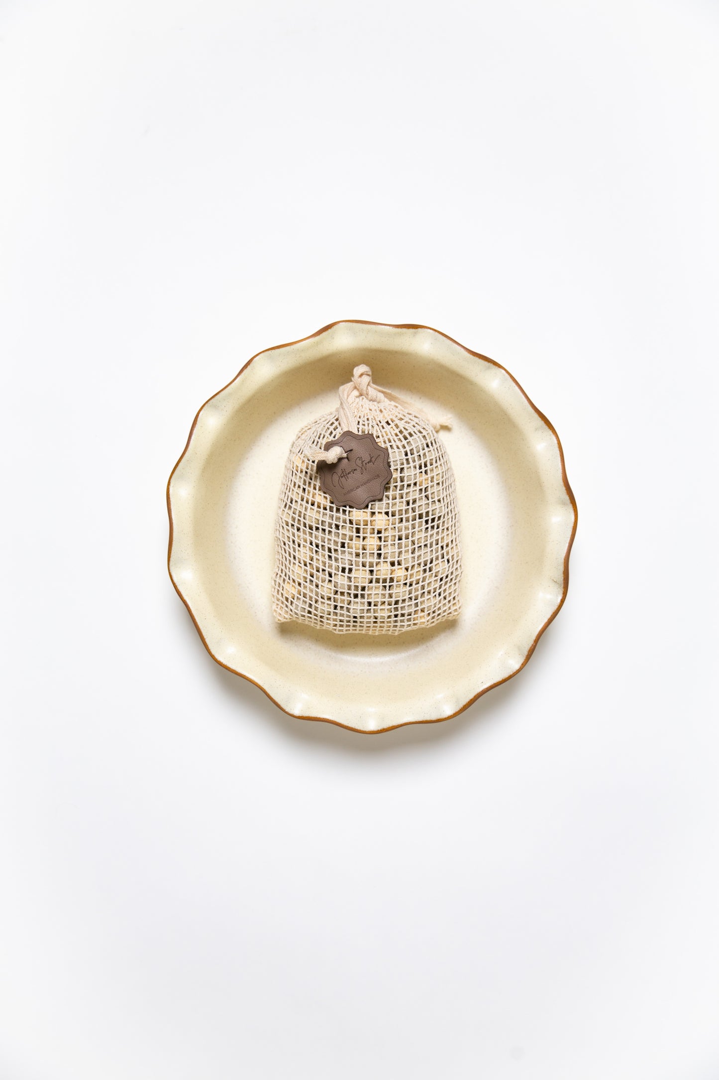 Deep Fluted Pie Dish & Pie Weights Set