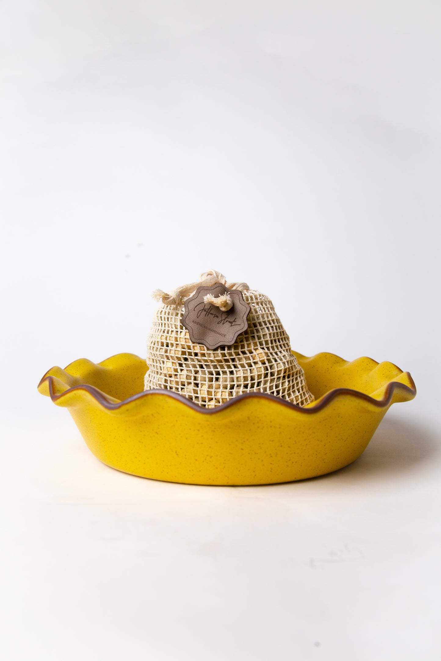 Deep Fluted Pie Dish & Pie Weights Set